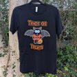 TRICK OR TREATS  Halloween Bat Cat Unisex T-Shirt Cheap